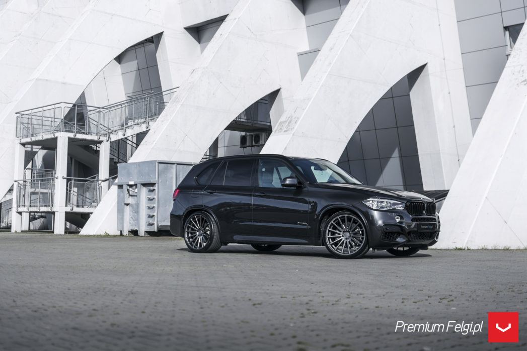 Vossen Custom Built Hybrid Forged VFS2 Wheel