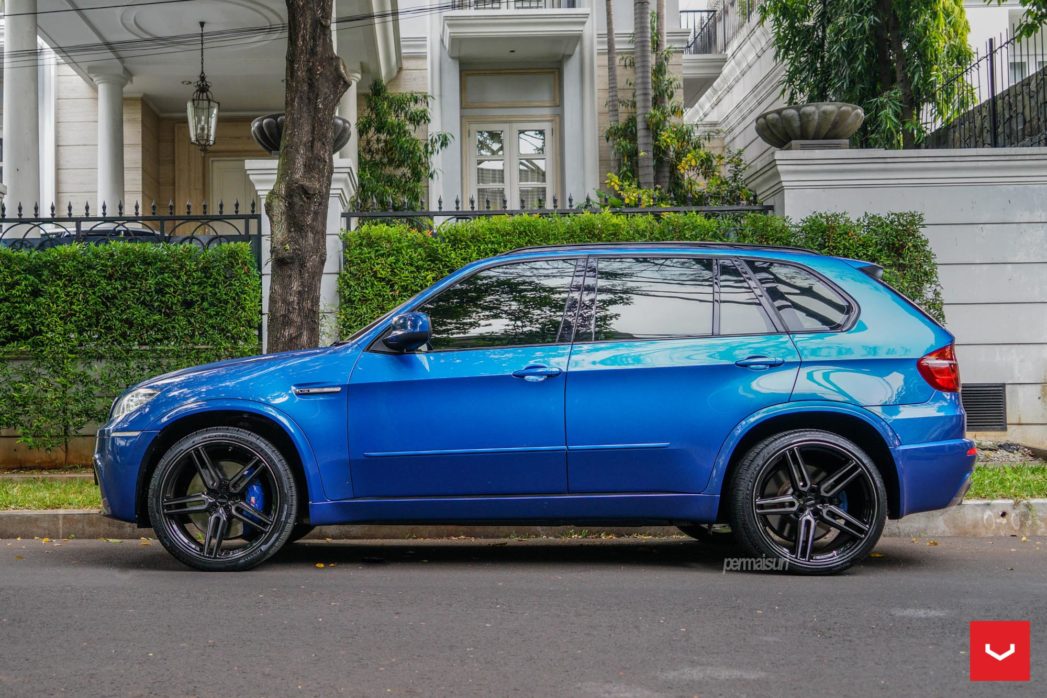 Vossen Custom Built Hybrid Forged HF-1 Wheel