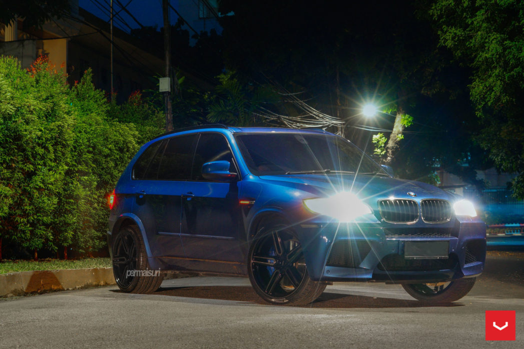 Vossen Custom Built Hybrid Forged HF-1 Wheel