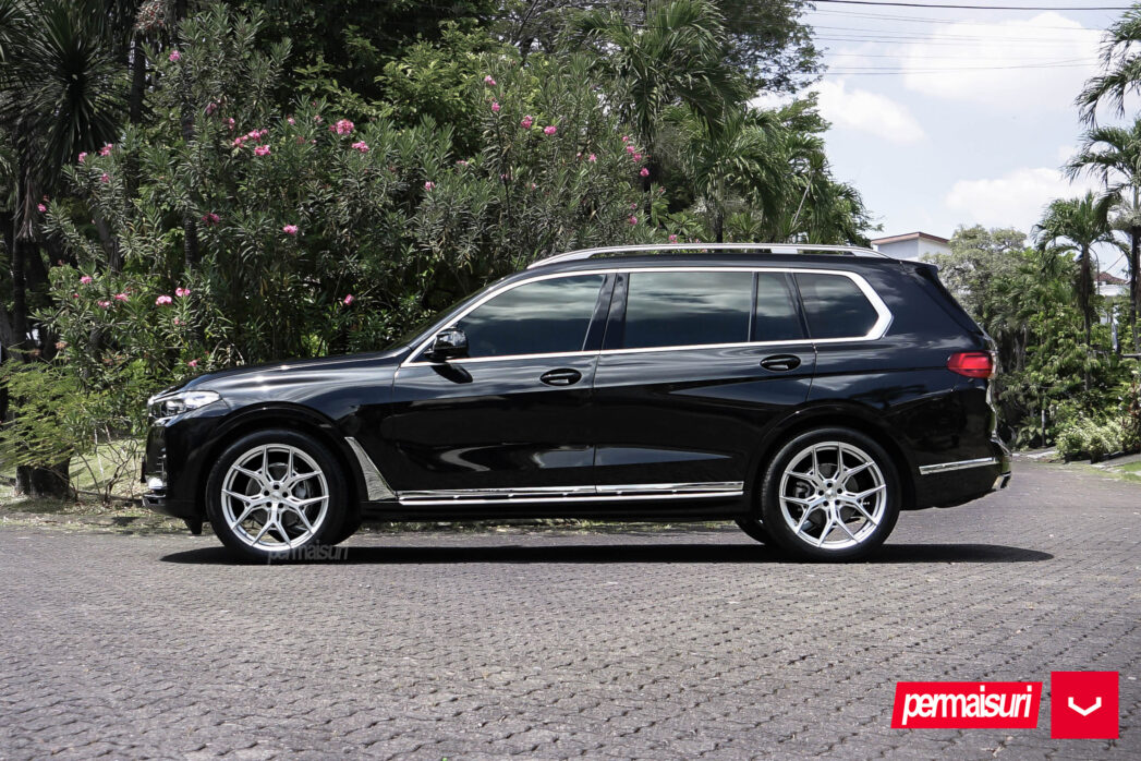 Vossen Custom Built Hybrid Forged HF-5 Wheel