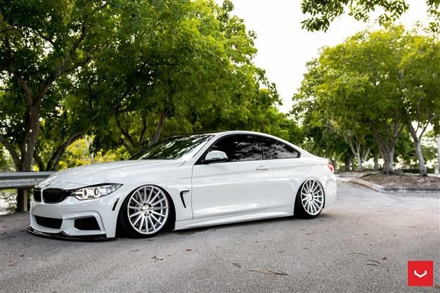Vossen Custom Built Hybrid Forged VFS2 Wheel