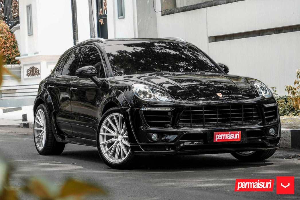 Vossen Custom Built Hybrid Forged HF-4T Wheel