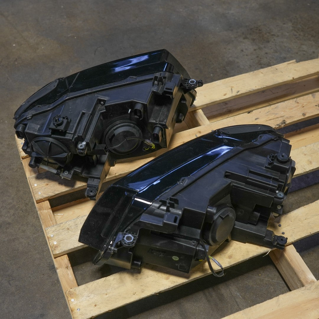 Illuminator Lighting Dynamic LED Headlights V2 5NA Tiguan (#62) - Scratch & Dent Parts