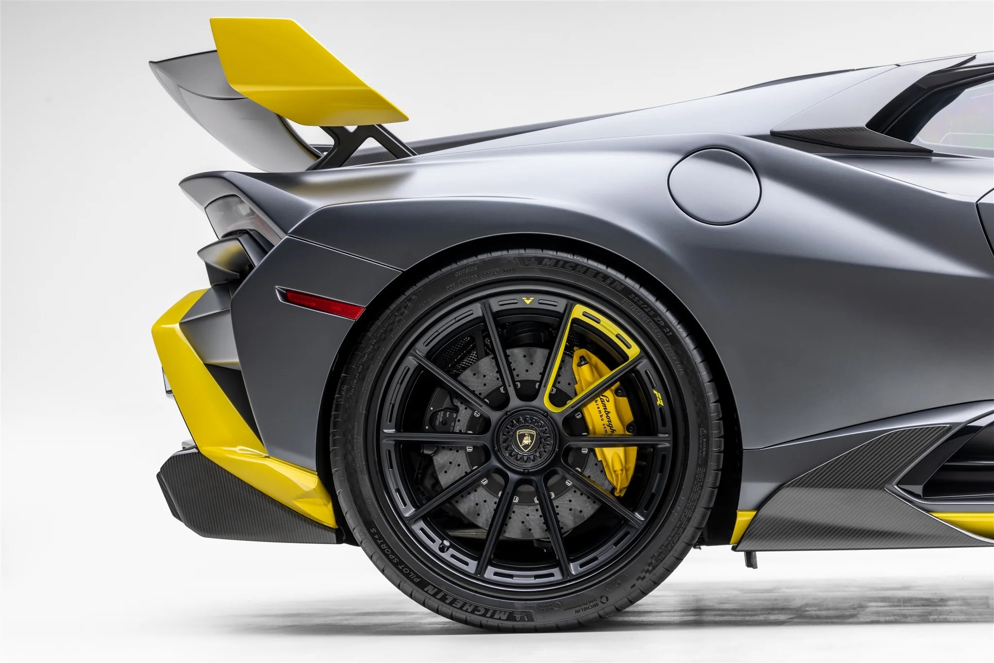 Vorsteiner - Lamborghini Huracan STO Side Intakes