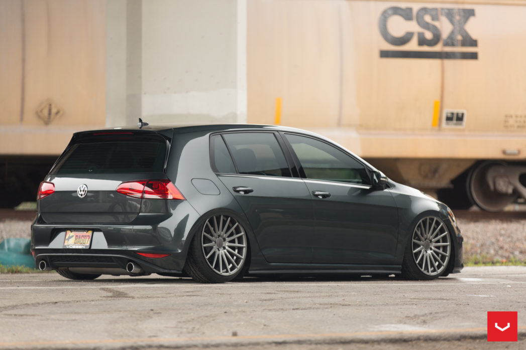 Vossen Custom Built Hybrid Forged VFS2 Wheel