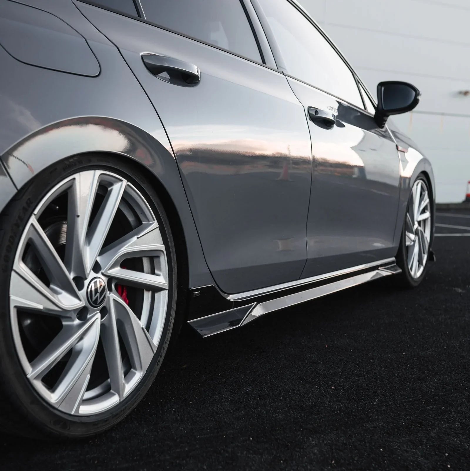 Zaero Design EVO-1 Gloss Black Side Skirts - VW MK8/MK8.5 GTI/Golf R