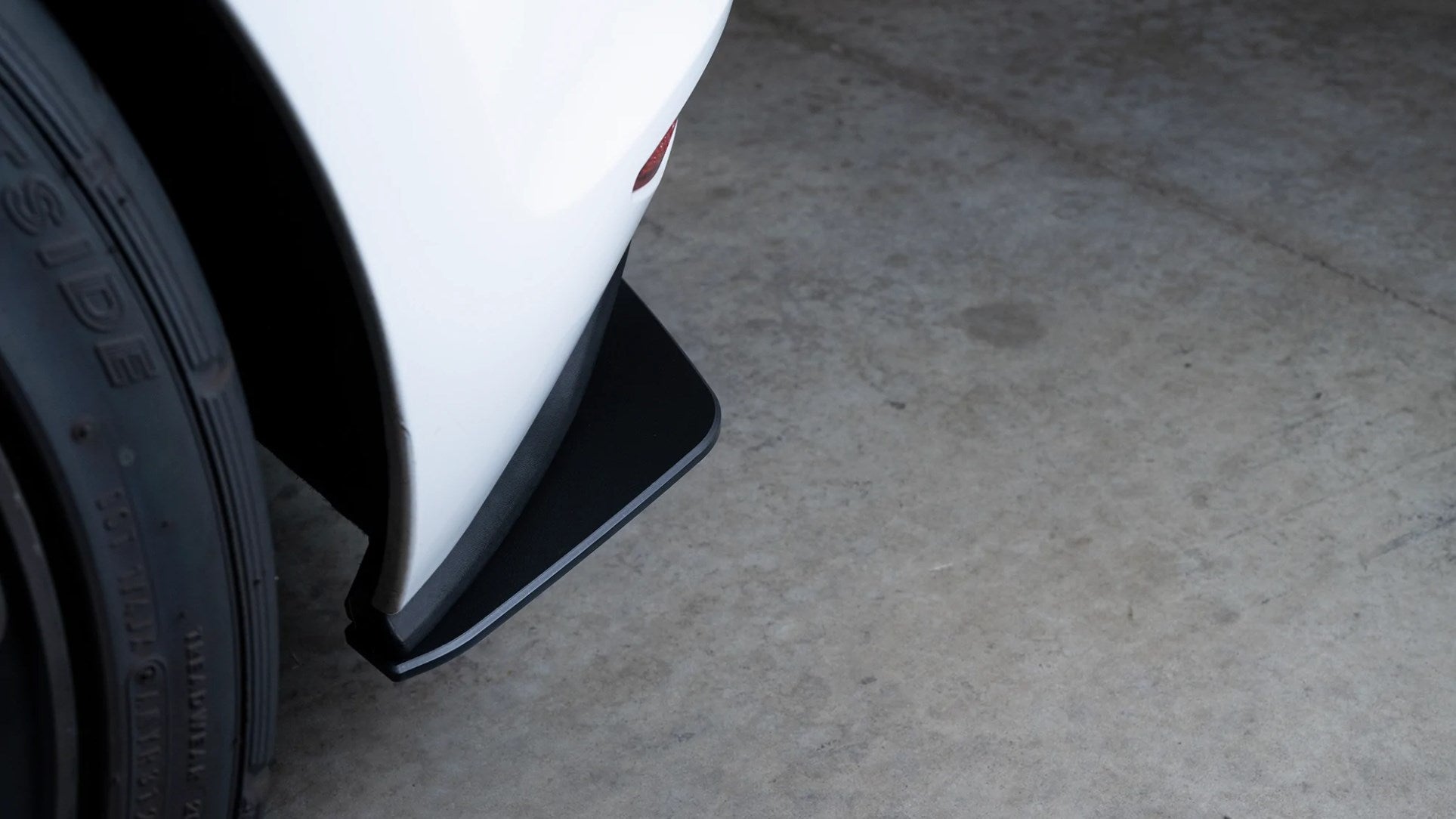 aerofabb Rear Bumper Spats - MK7 GTI
