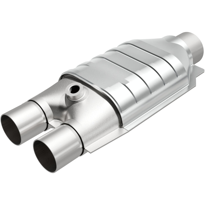 Magnaflow Conv Univ 2/2.5 Single O2 Boss