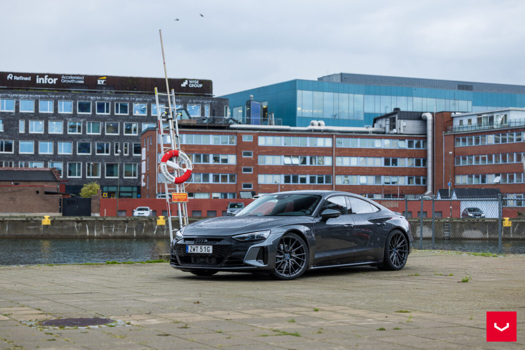 Vossen Custom Built Hybrid Forged HF-4T Wheel