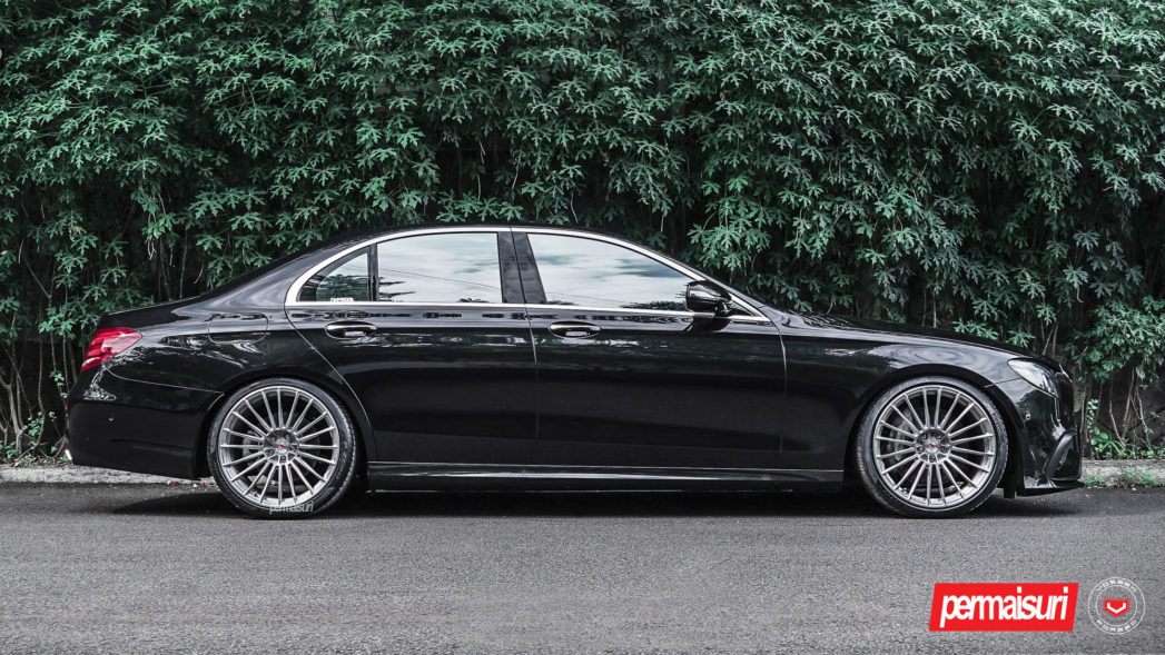 Vossen Custom Built Series 17 Forged S17-04 Wheel