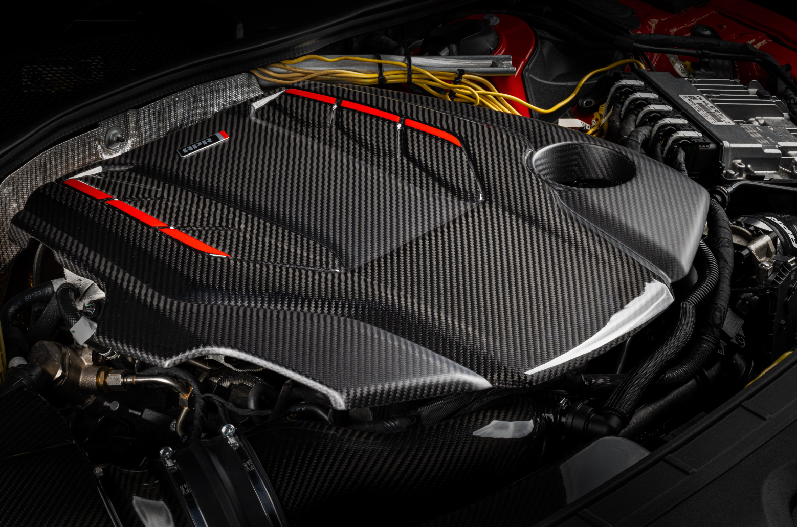 APR Carbon Fiber Engine Cover - 2.9T/3.0T EA839