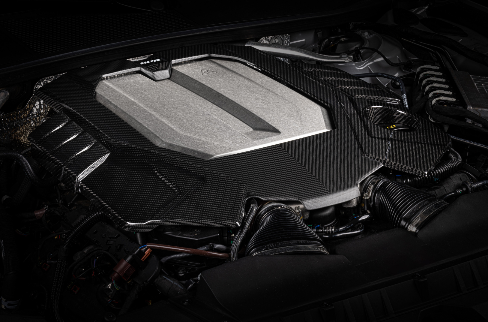 APR Carbon Fiber Engine Cover - Audi C8 RS6/RS7 4.0T