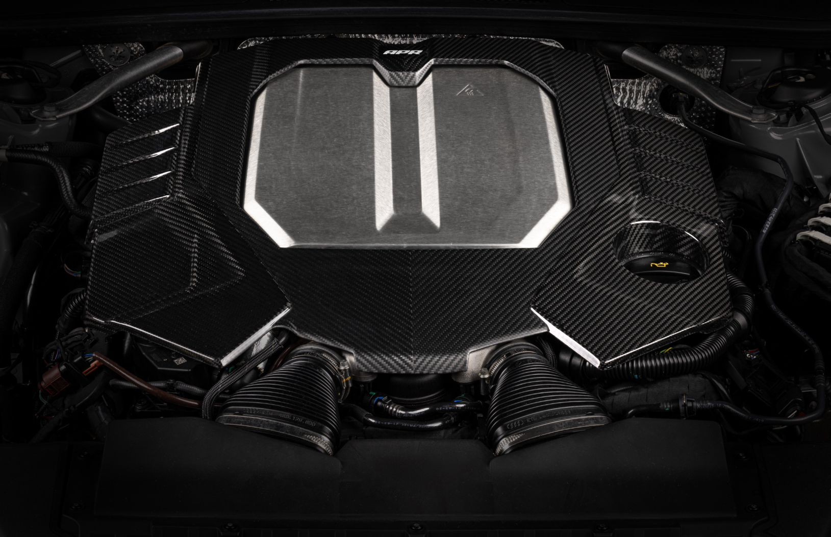 APR Carbon Fiber Engine Cover - Audi C8 RS6/RS7 4.0T