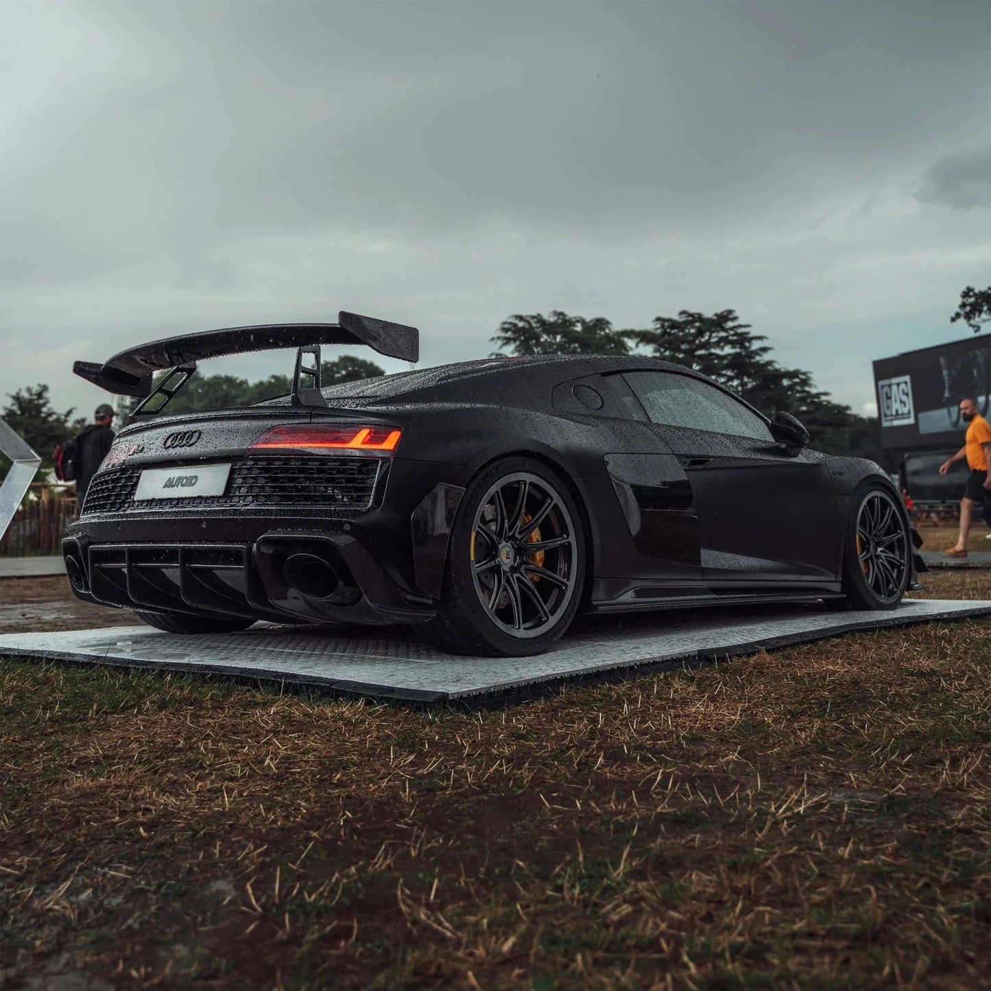 TRE Audi R8 4S Pre-Preg Carbon Fiber Rear Bumper Canards by TRE (2016-2021)