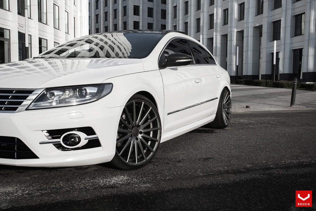 Vossen Custom Built Hybrid Forged VFS2 Wheel
