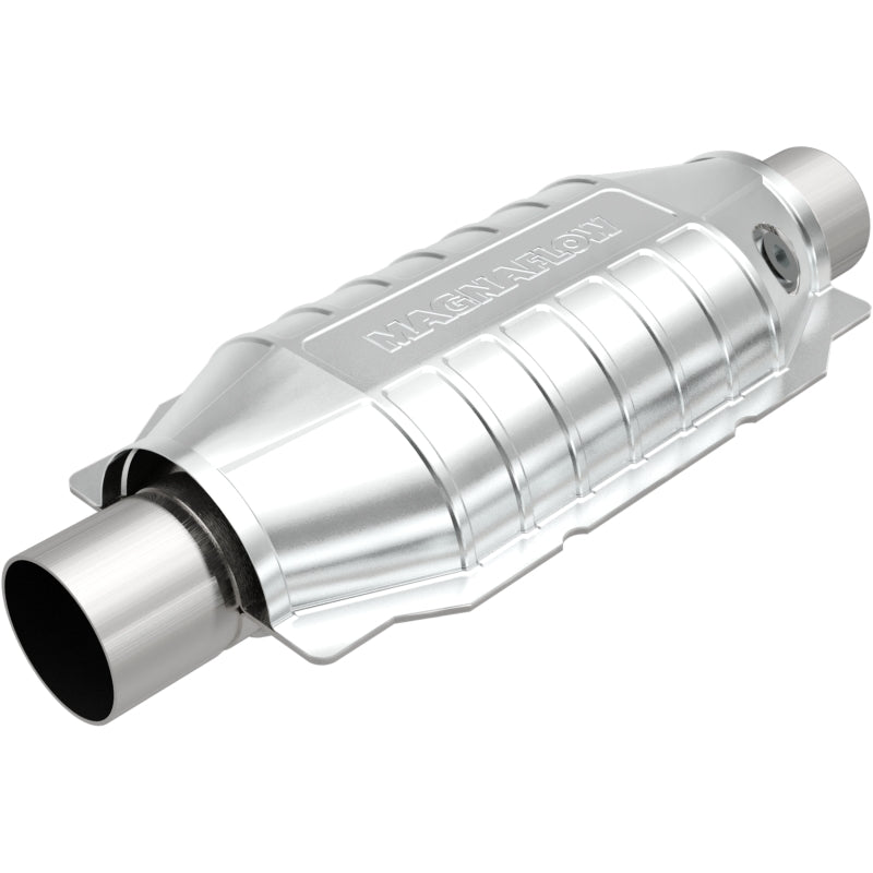 Magnaflow Conv Univ 2.25inch w/ single O2 - 99035HM