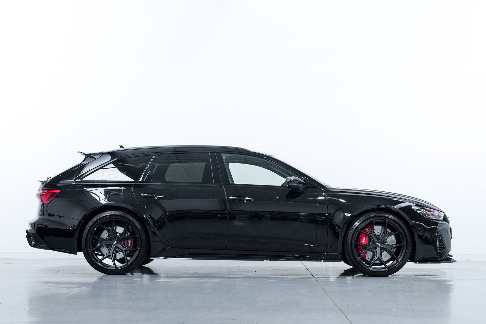 Urban Automotive Audi RS6 Visual Carbon Fiber Aero Program
