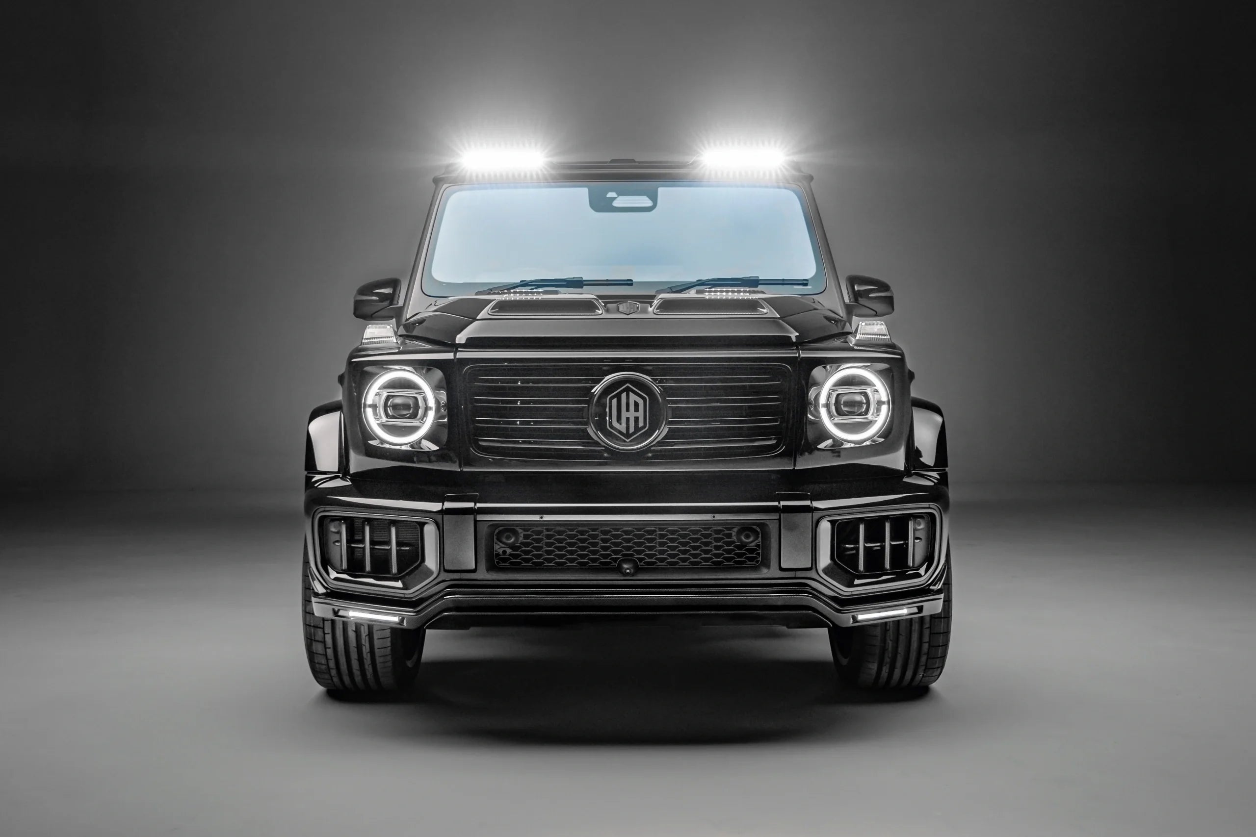 Urban Automotive W465 G-Wagon Visual Carbon Fibre Roof Lightbar with 12 Linear Lights